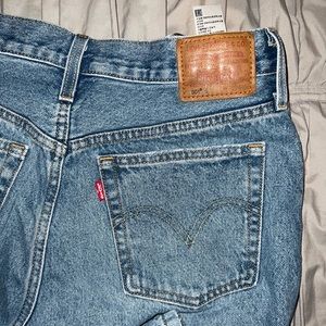Woman’s Levi jeans